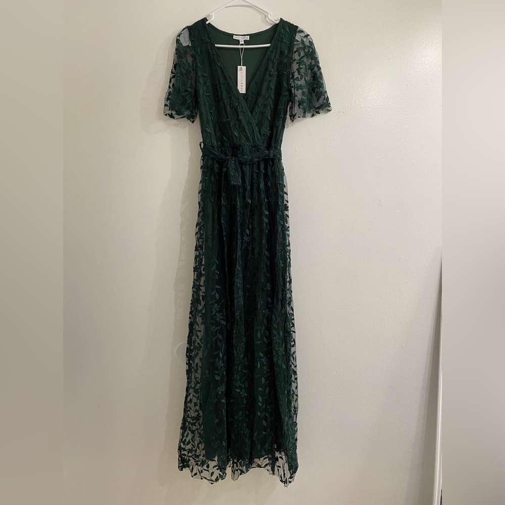 Forest green floral dress size medium. Worn once to be tried on. - Picture 3 of 6
